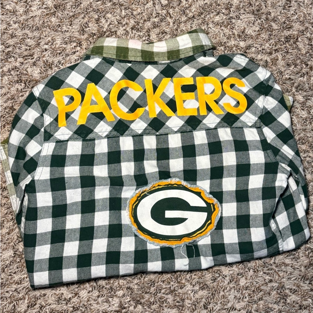 Green Bay Packers Plaid Button-Up Shirt - Women - Picture 3 of 5